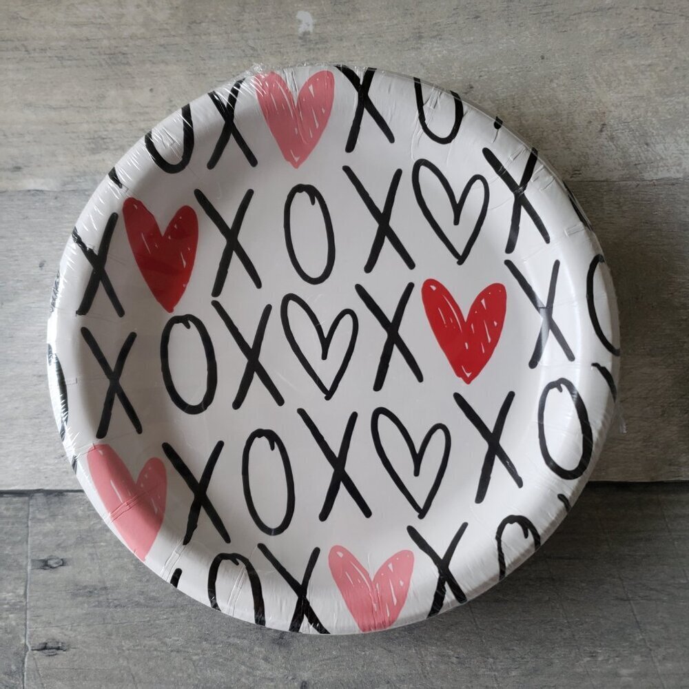 Set of 3 - XOXO Snack Size 6.75 inch Paper Plates (60 count)
